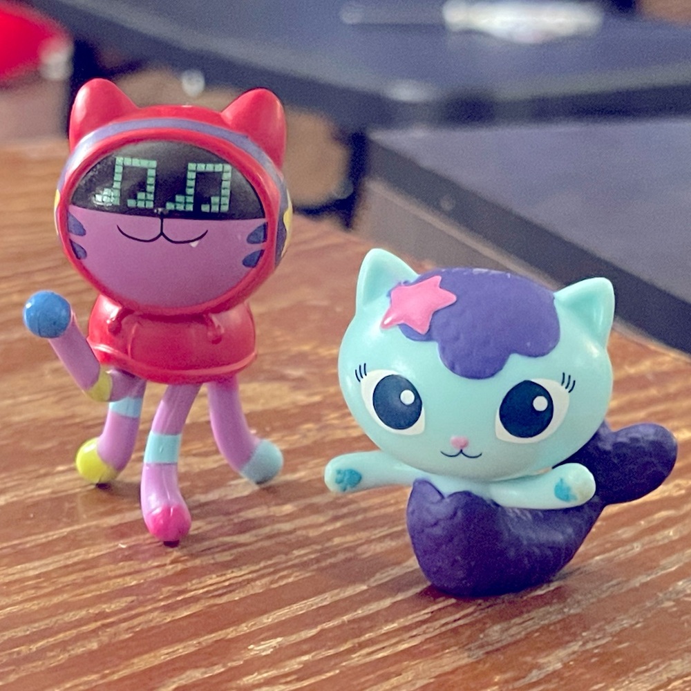 Gabbys Dollhouse Character Figure Toy mercat and spin Daniel James DJ Catnip 2